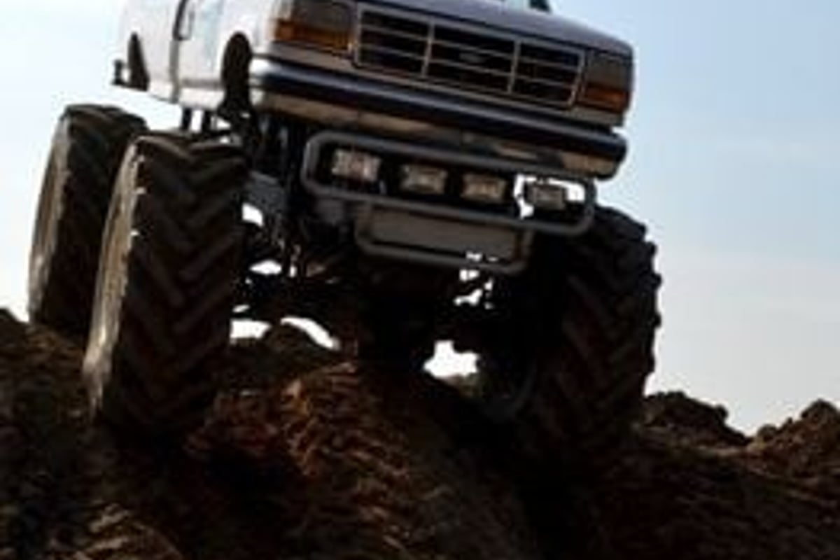 Potężny Monster Truck