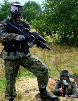 Gra w paintball na wieczorze kawalerskim – Kołobrzeg	