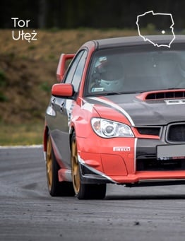 subaru impreza podczas eventu na torze