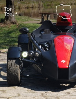 Ariel Atom z przodu