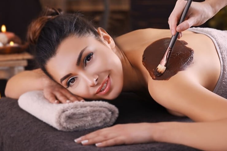 masaż płynną czekoladą