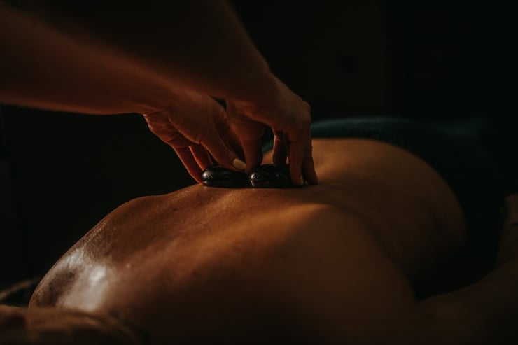 Relaksujący masaż pleców