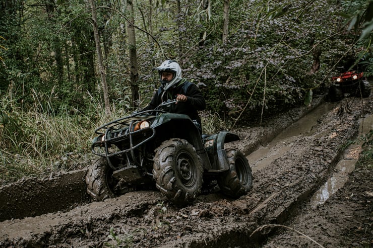 quad w błocie