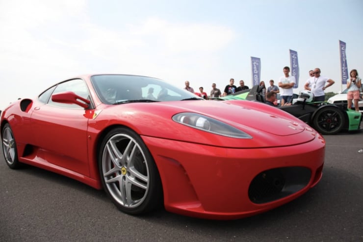 Ferrari F430 w jeździe