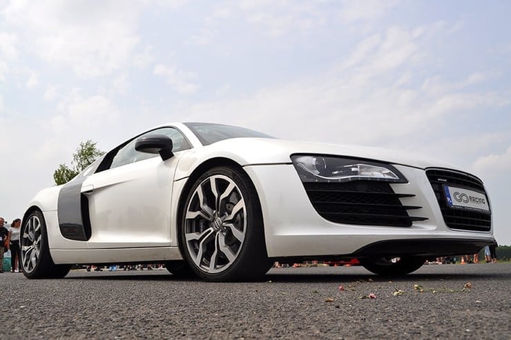 Niskie zawieszenie sportowego Audi R8