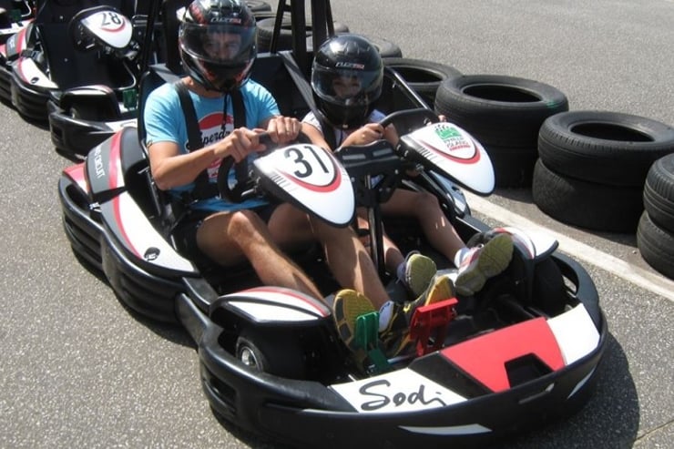 Gokart z dwoma osobami