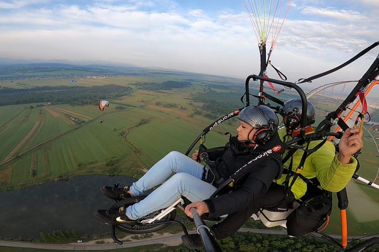 Lot motopralotnią dla dwojga.