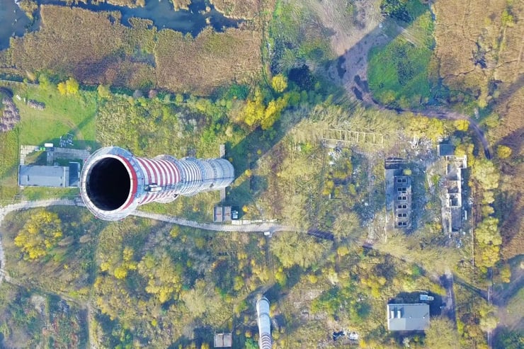 Bog Tower, widok z daleka