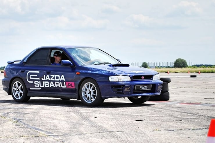 niebieskie subaru impreza STI RA