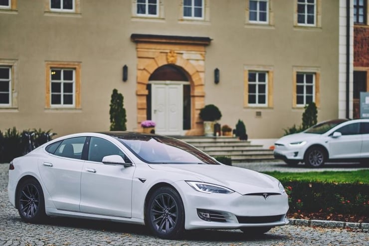 Tesla S