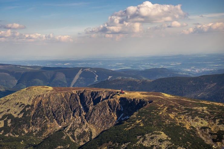 Mały i Wielki Śnieżny Kocioł od strony północno-zachodniej (Karkonosze)