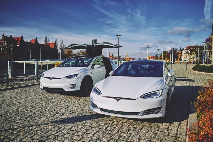 Tesla S i Tesla X